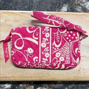Vera Bradley pink and cream floral patterned wristlet